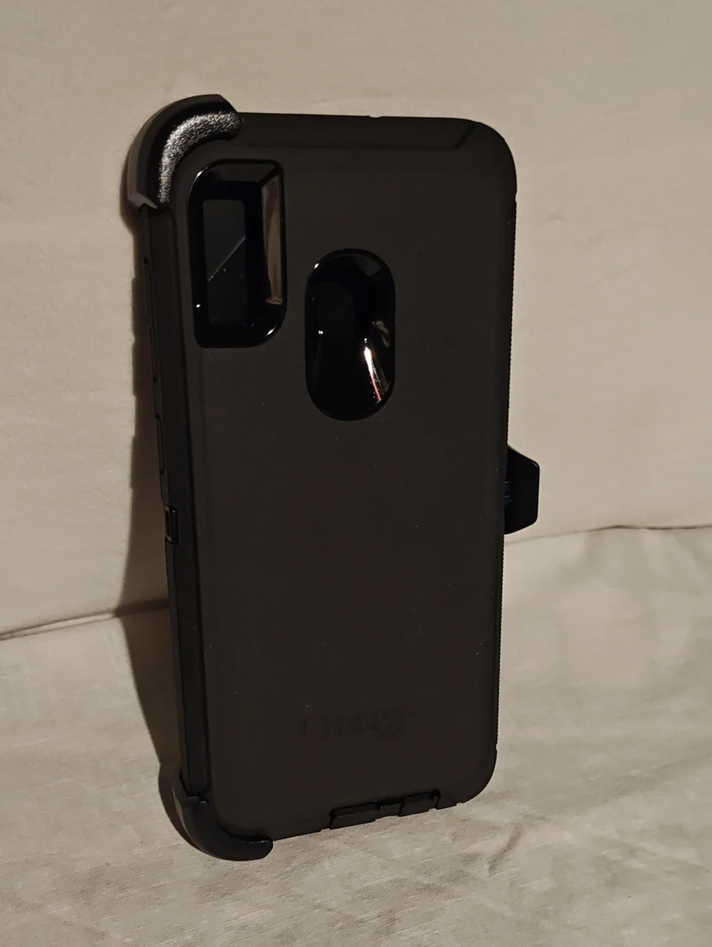 OtterBox Defender Series Rugged Protective Case for Samsung Galaxy A20 - Black
